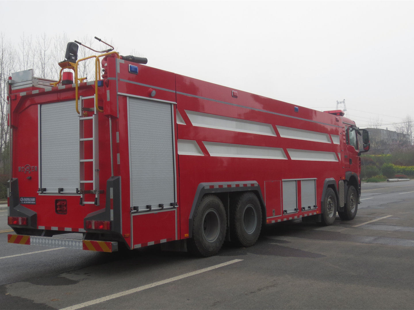 重汽24吨单排水罐消防车