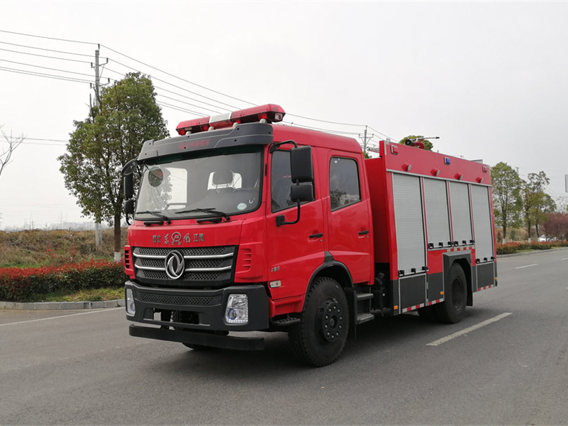 5.5吨东风泡沫消防车